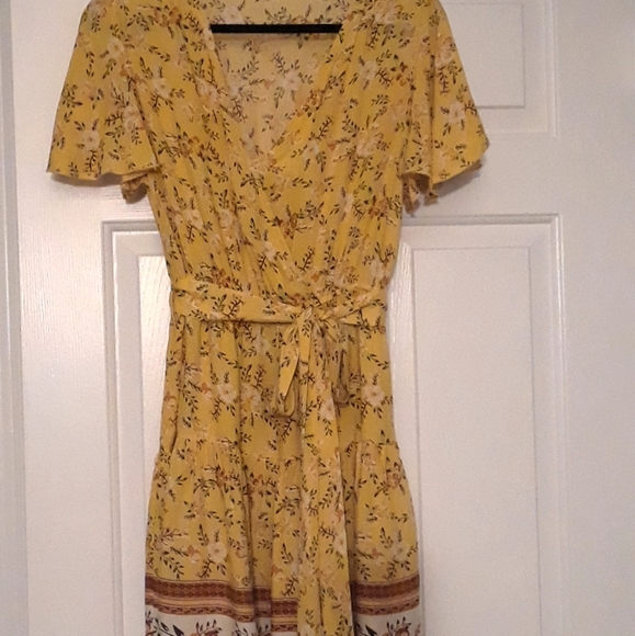 SOLD✔Boho Dress Gold Floral Print Size L - Picture 2 of 3